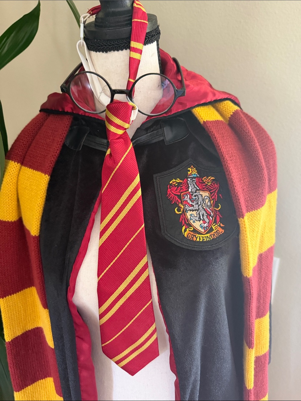 Gryffindor-Inspired Red and Gold Kids Costume Cape with Scarf, Tie,glasse-S 5/6 - Picture 3 of 9